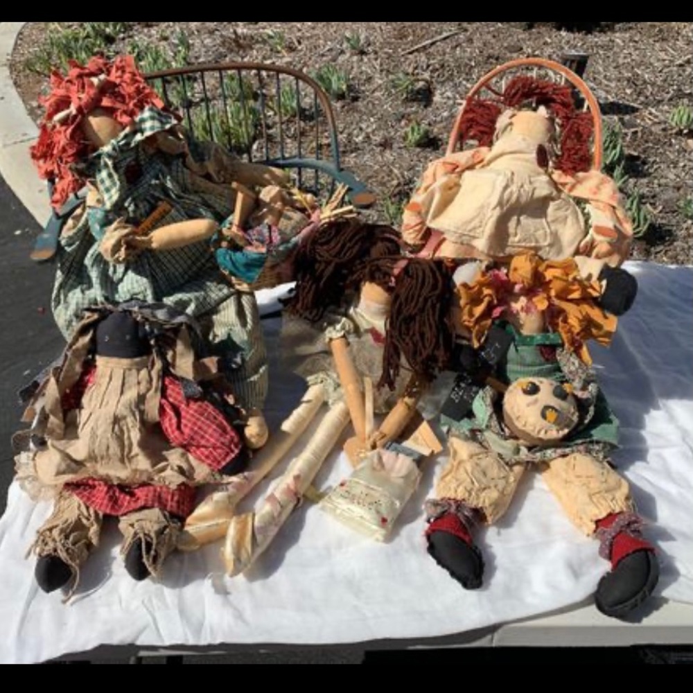 Attic Babies lot of 5 Dolls + Spindle Chairs